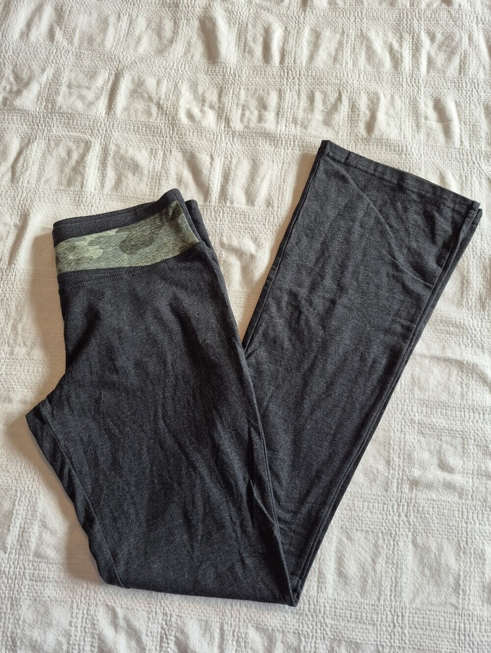 SO women's size Medium Yoga Skinny bootcut pants dark gray NWT